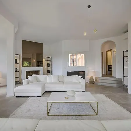 Villa La Julia Two *