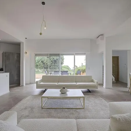 La Julia Two * Vallauris